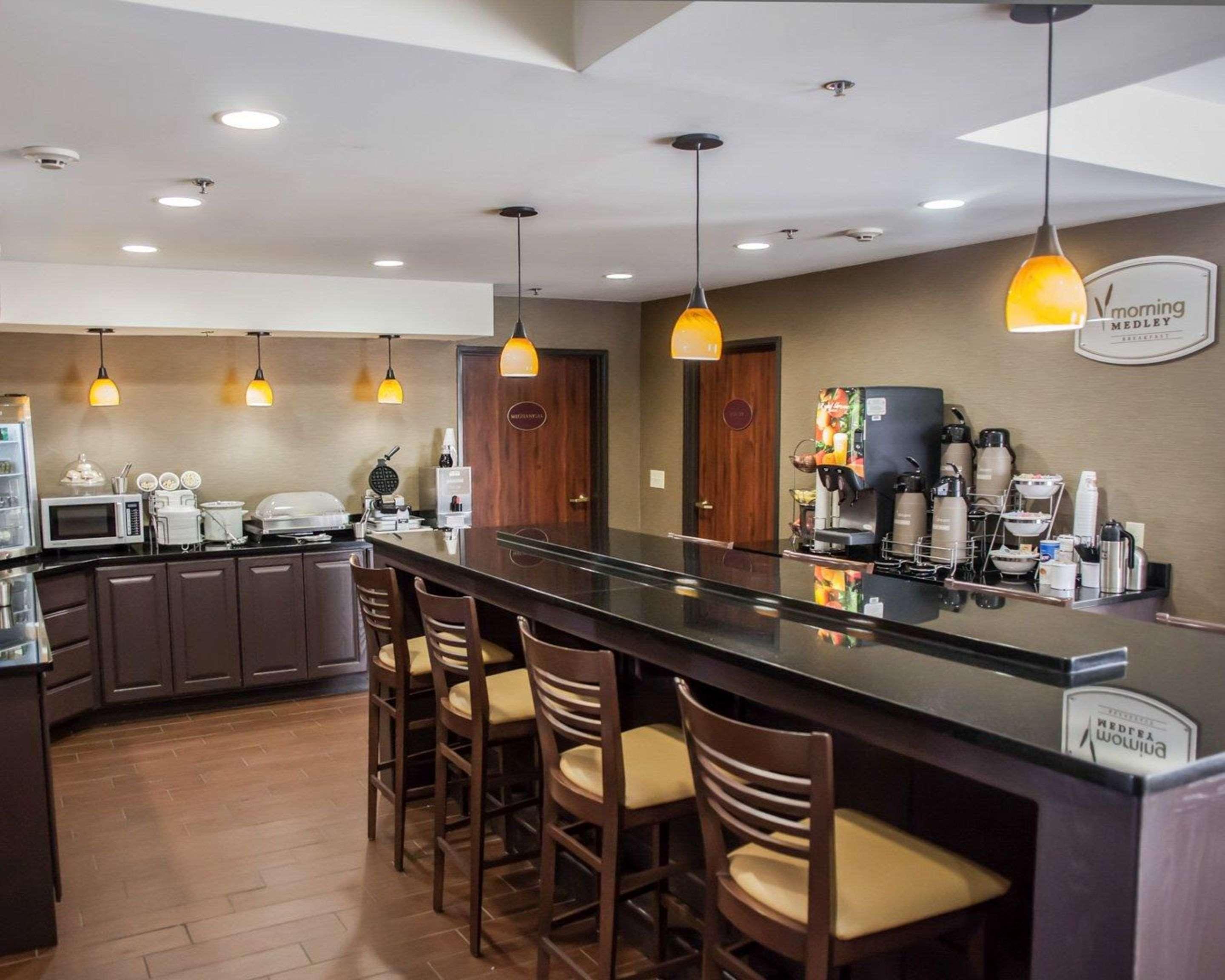 Garner Hotel Topeka West By Ihg Eksteriør billede