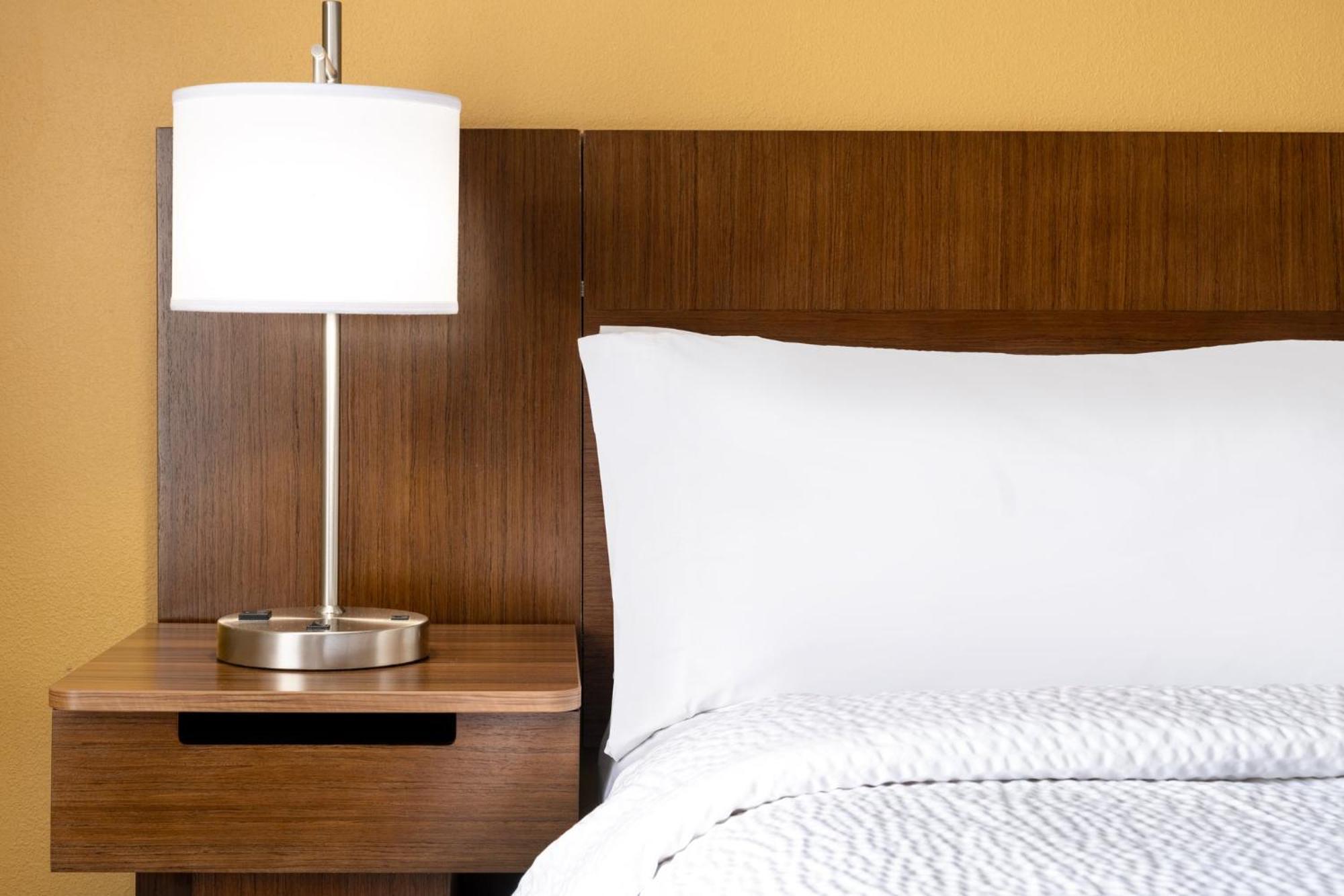 Garner Hotel Topeka West By Ihg Eksteriør billede